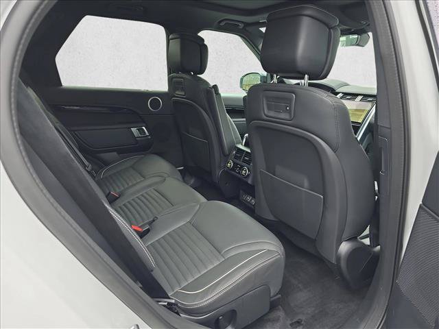 Certified 2023 Land Rover Discovery Metropolitan Edition AWD/4WD image 11