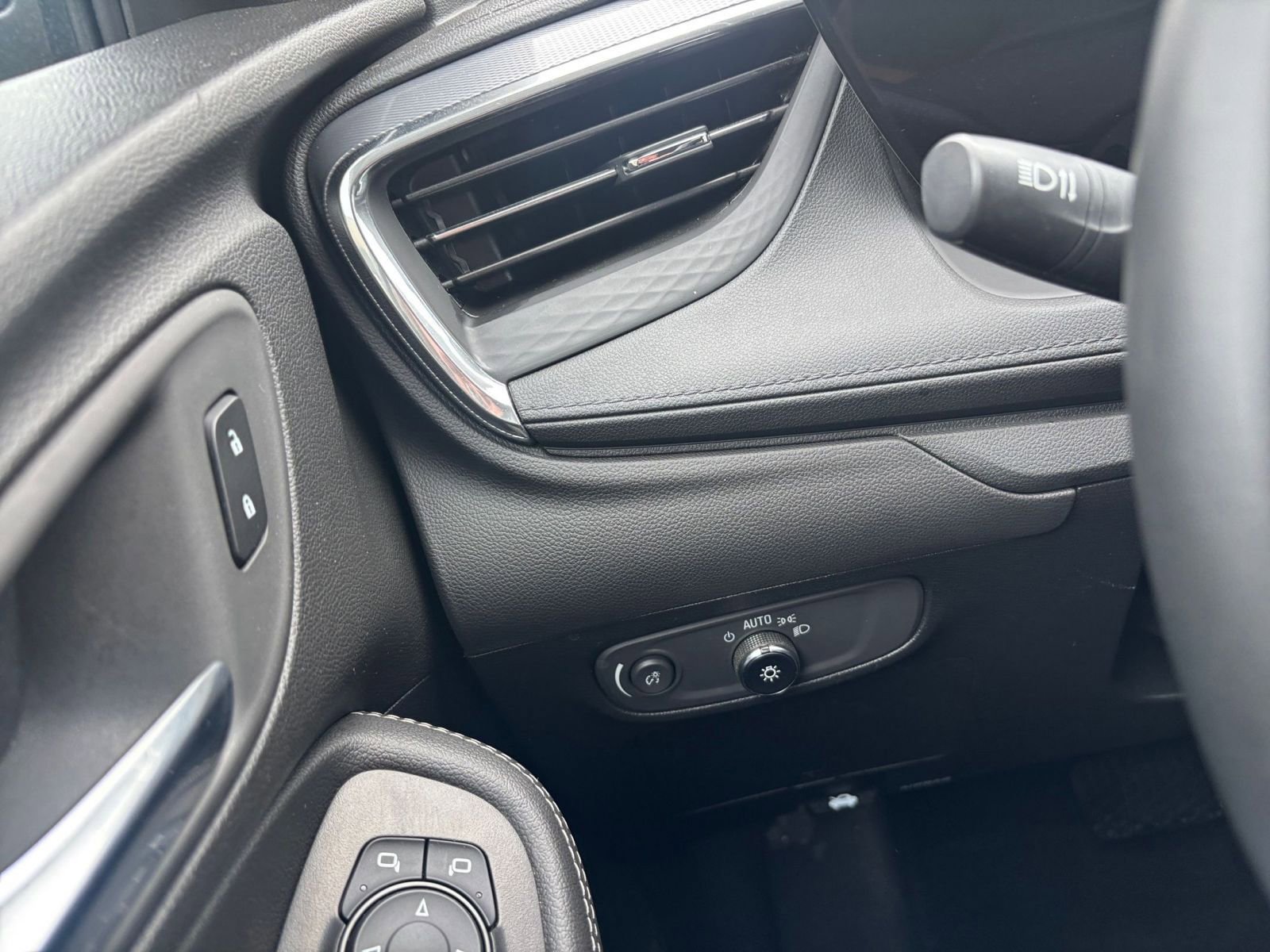 Used 2025 Buick Encore GX Preferred FWD image 33