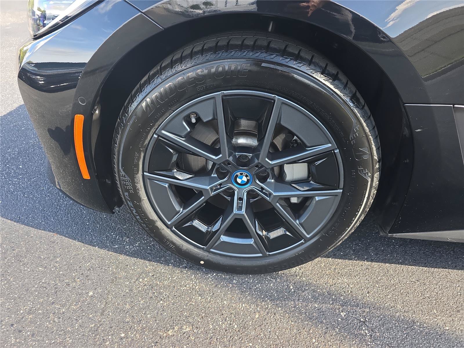 Used 2024 BMW i4 eDrive40 w/ Premium Package RWD image 7