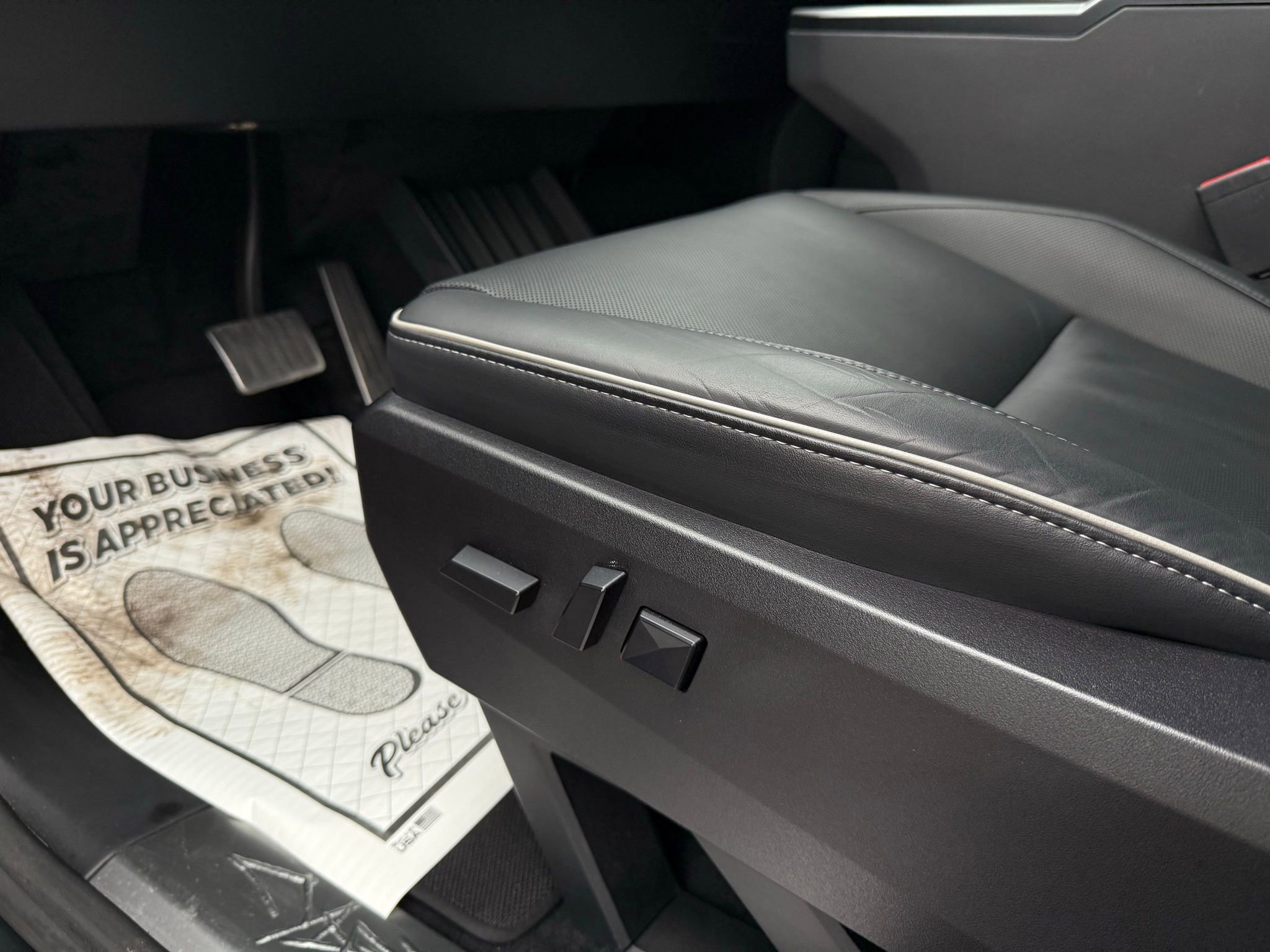 Used 2024 Tesla Cybertruck Cyberbeast image 41
