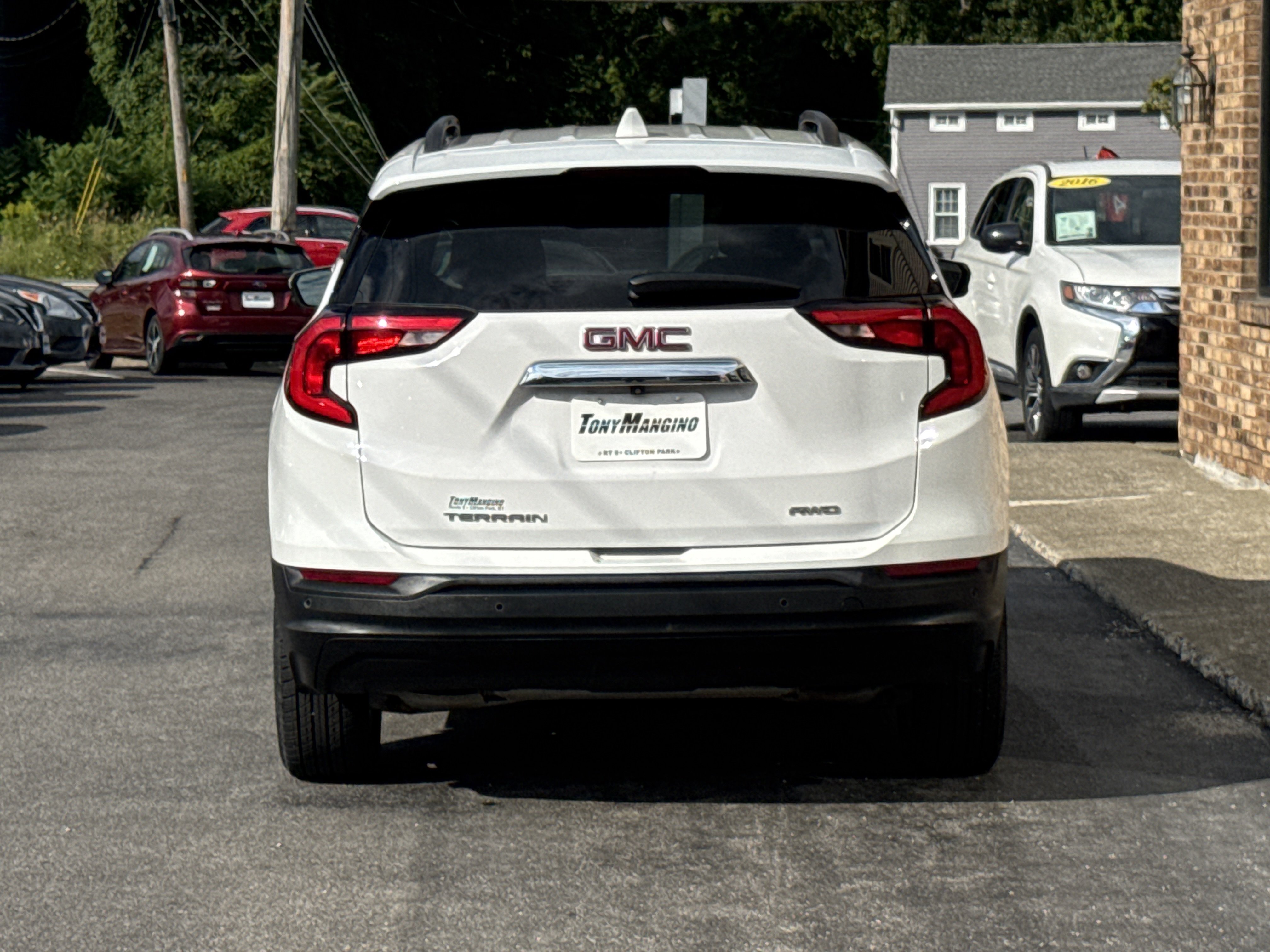 Used 2019 GMC Terrain SLE w/ Driver Convenience Package AWD/4WD image 4