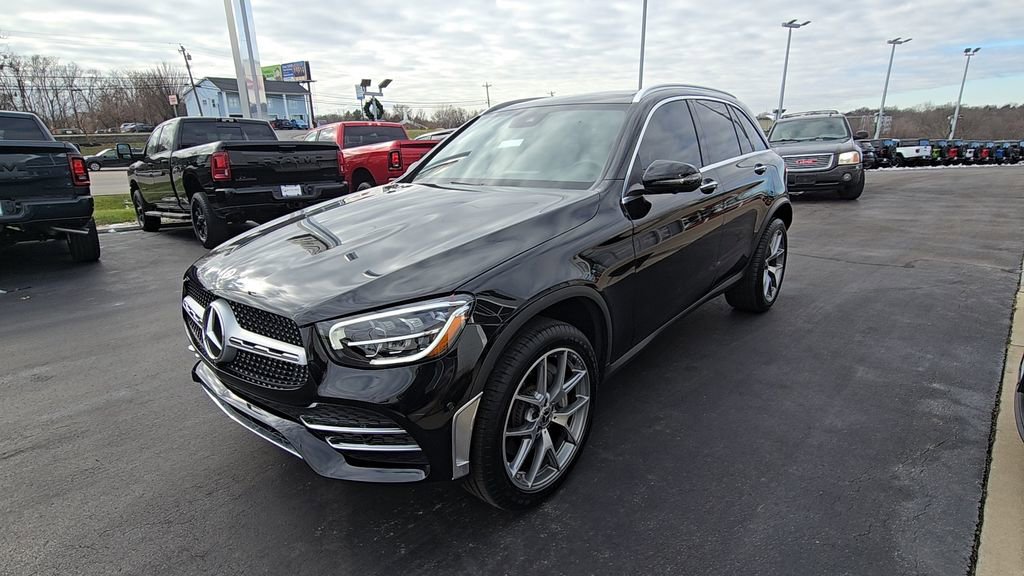 Used 2022 Mercedes-Benz GLC 300 4MATIC image 3