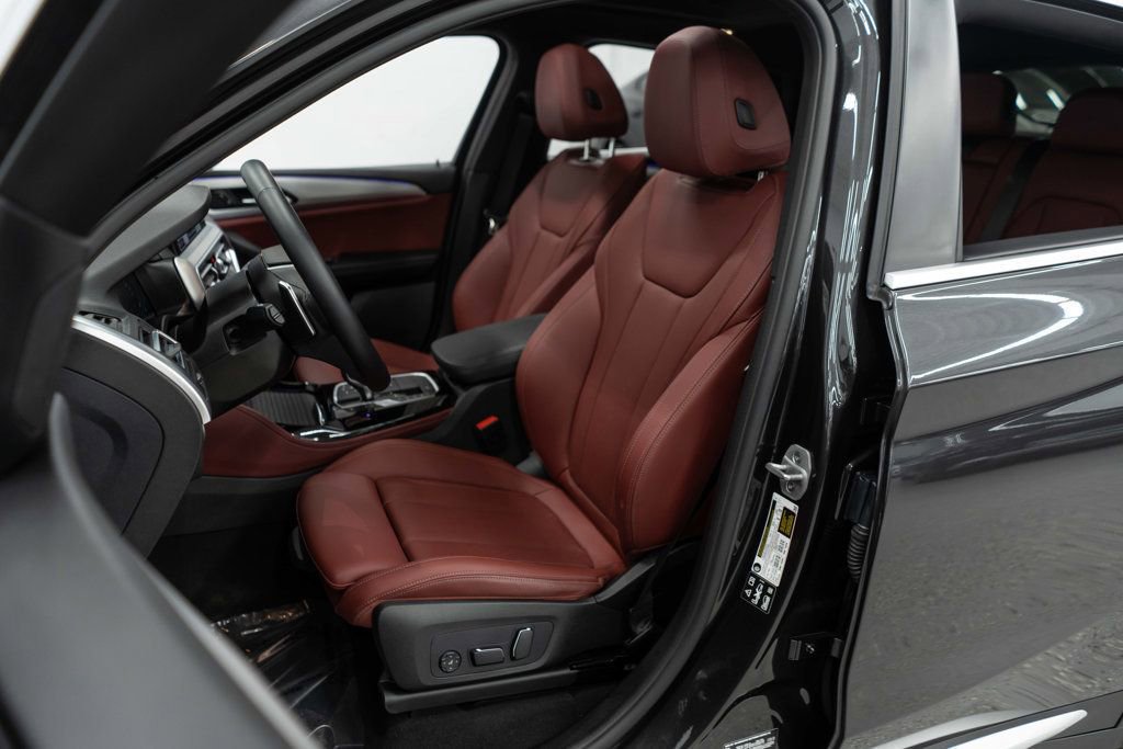 Used 2025 BMW X4 xDrive30i w/ Premium Package image 8