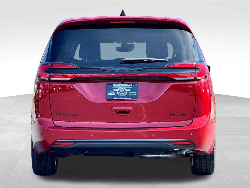 New 2026 Chrysler Pacifica Select FWD image 6
