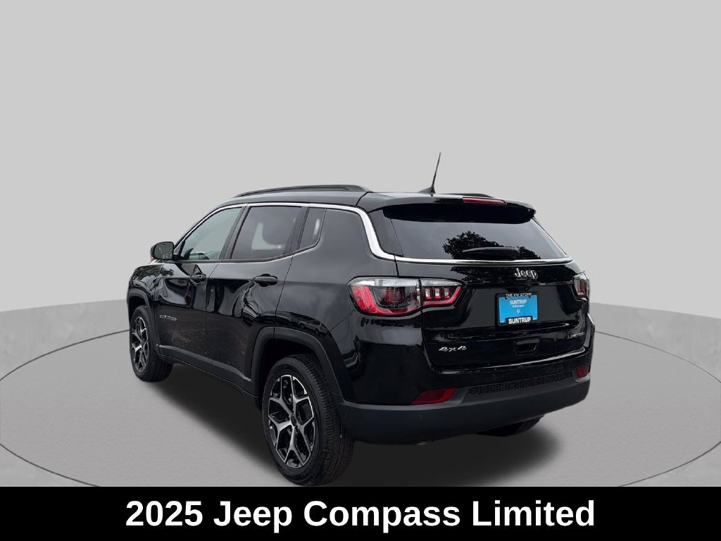 Used 2025 Jeep Compass Limited AWD/4WD image 3
