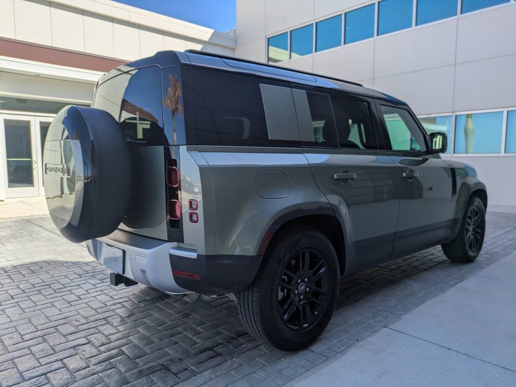 Used 2025 Land Rover Defender 110 S image 5