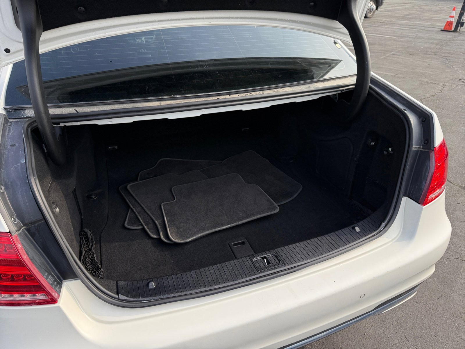 Used 2014 Mercedes-Benz E 350 Sport image 21