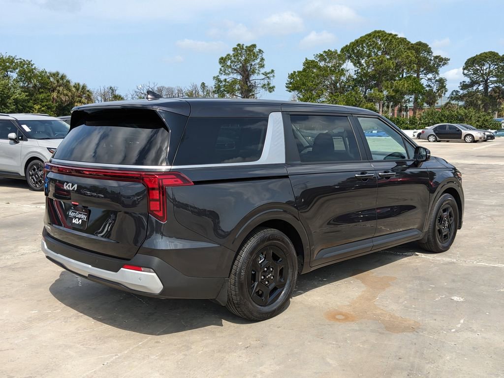 Certified 2026 Kia Carnival LX FWD image 8