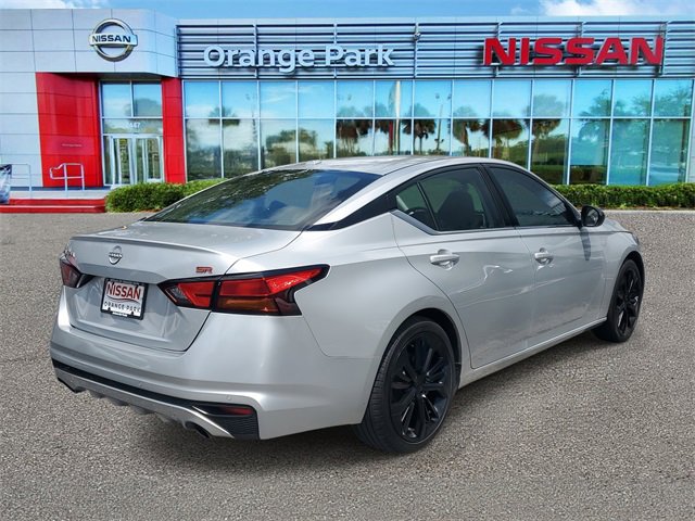 Used 2023 Nissan Altima 2.5 SR image 2