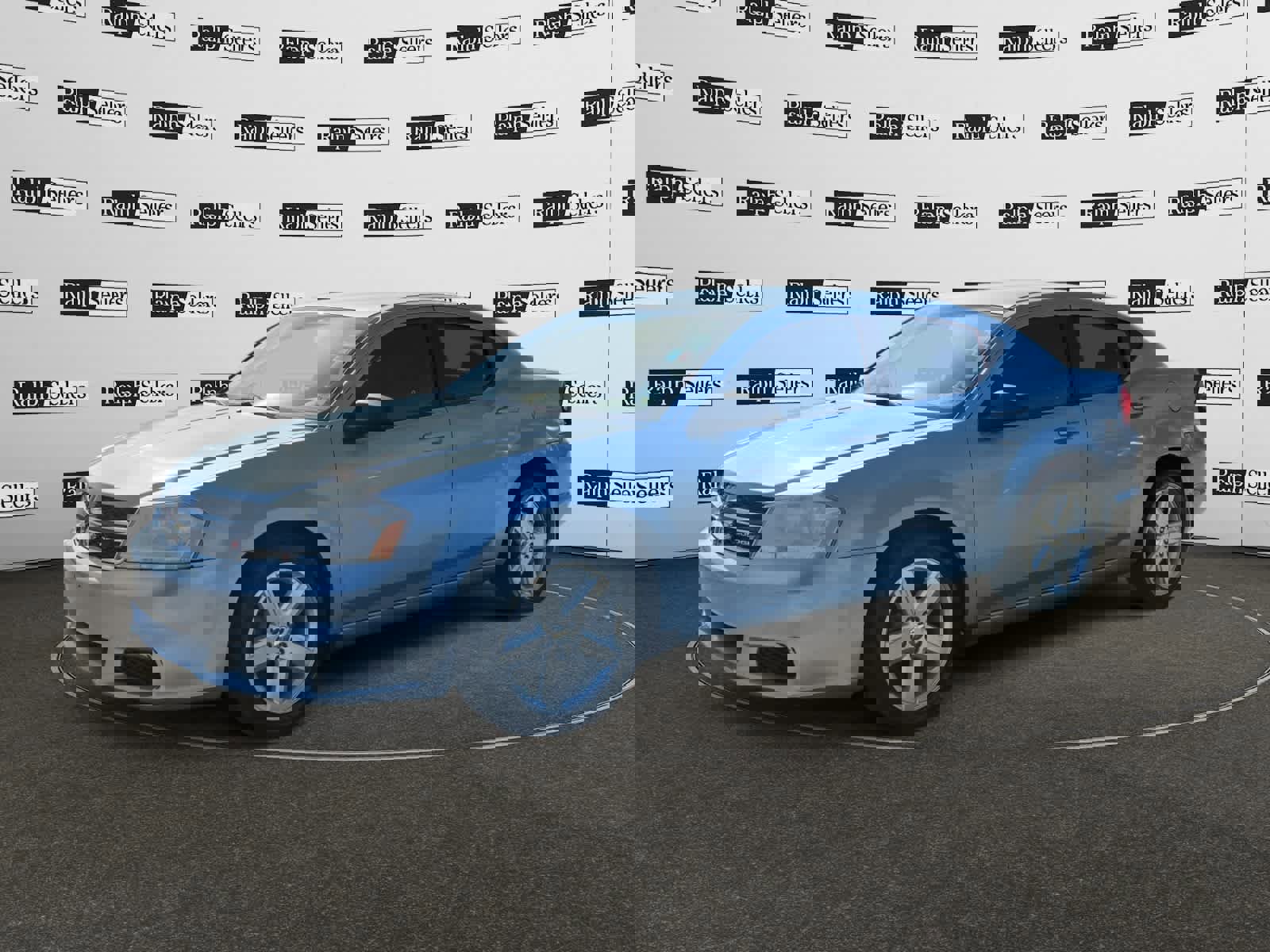 Used 2013 Dodge Avenger SE image 2