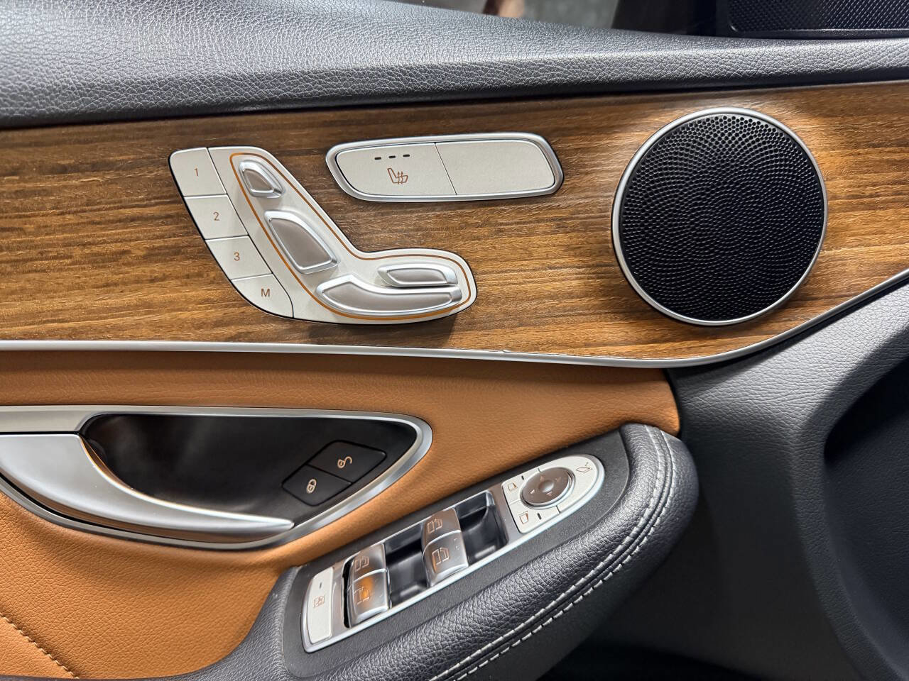 Used 2020 Mercedes-Benz C 300 C 300 4MATIC AWD 4dr Sedan image 10