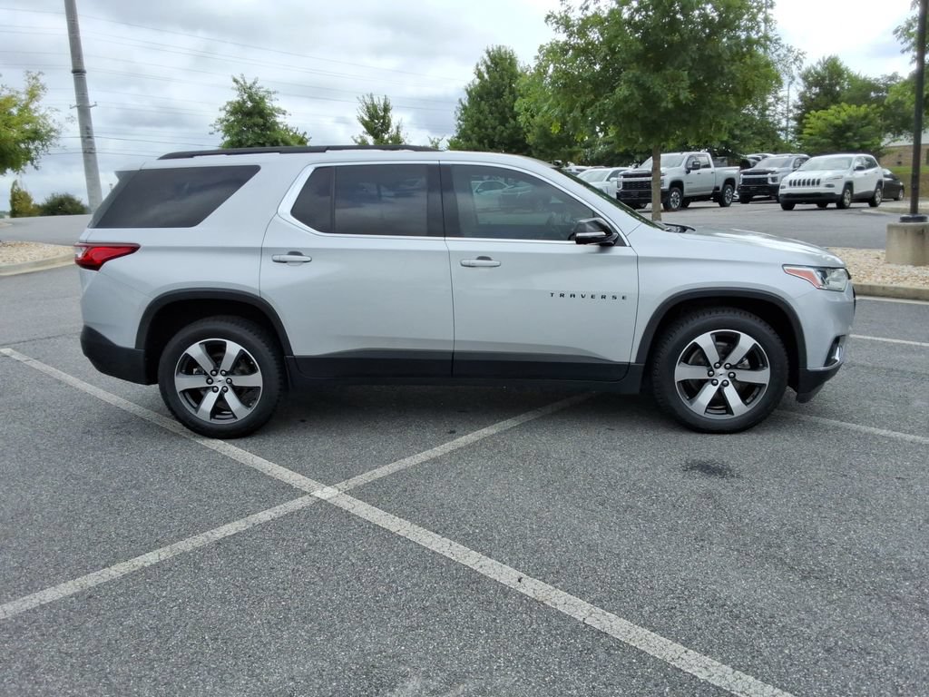 Certified 2020 Chevrolet Traverse LT w/ LT Premium Package FWD image 4