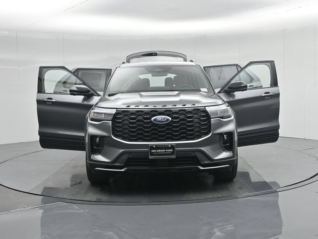 New 2026 Ford Explorer ST-Line w/ ST-Line Street Pack RWD image 36