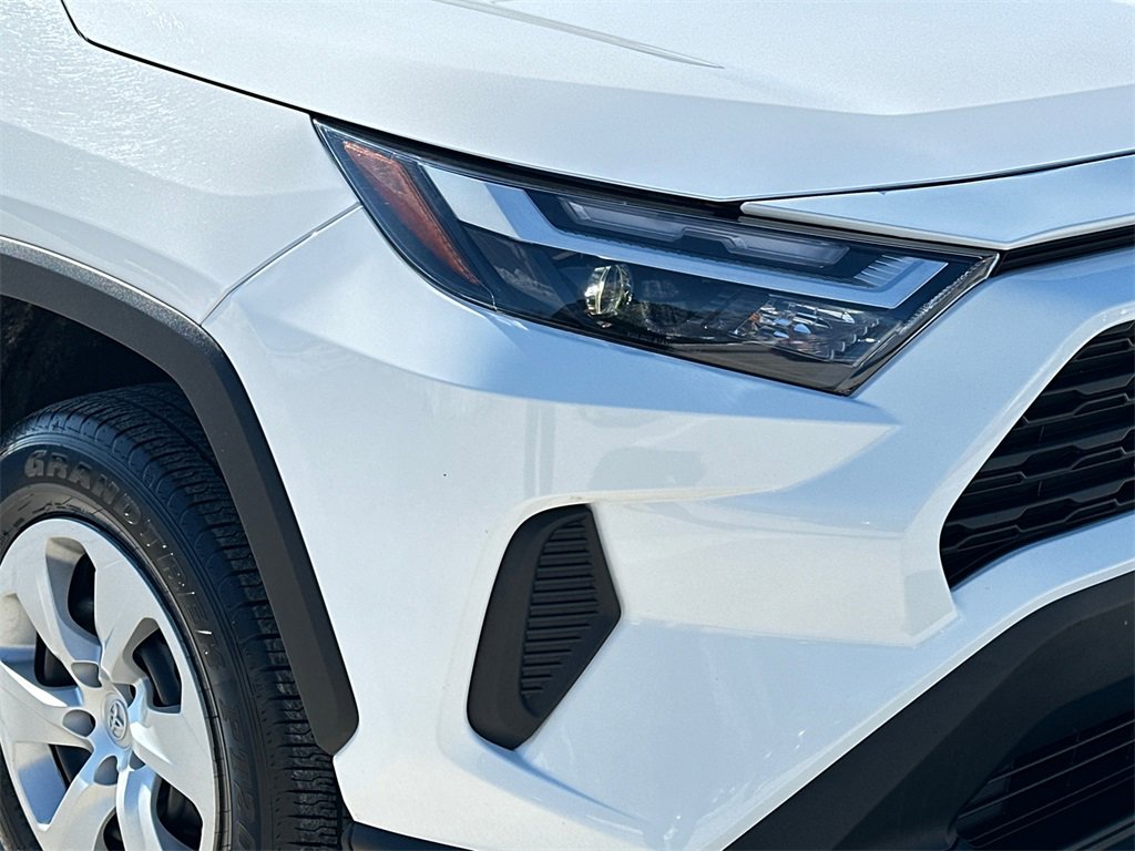 Used 2025 Toyota RAV4 LE image 8