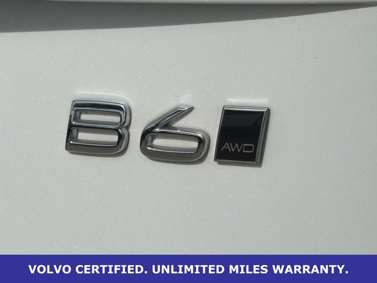 Certified 2025 Volvo XC90 B6 Plus image 10