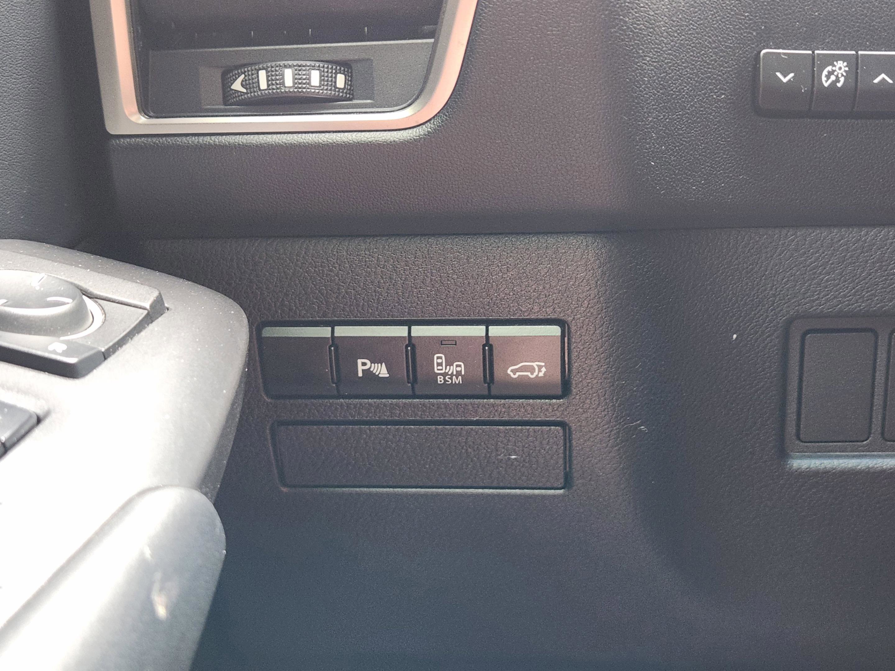 Used 2016 Lexus NX 200t FWD w/ Premium Package image 7