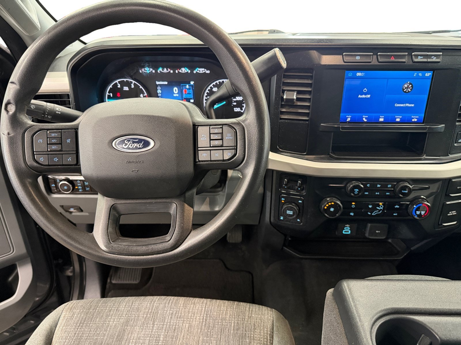 Used 2023 Ford F250 XLT w/ FX4 Off-Road Package AWD/4WD image 13