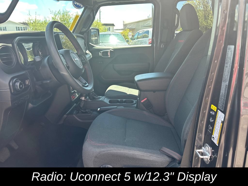 Certified 2025 Jeep Wrangler Unlimited Rubicon AWD/4WD image 16
