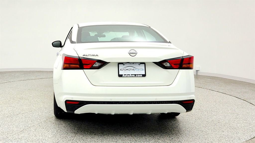 Used 2025 Nissan Altima 2.5 SV image 6