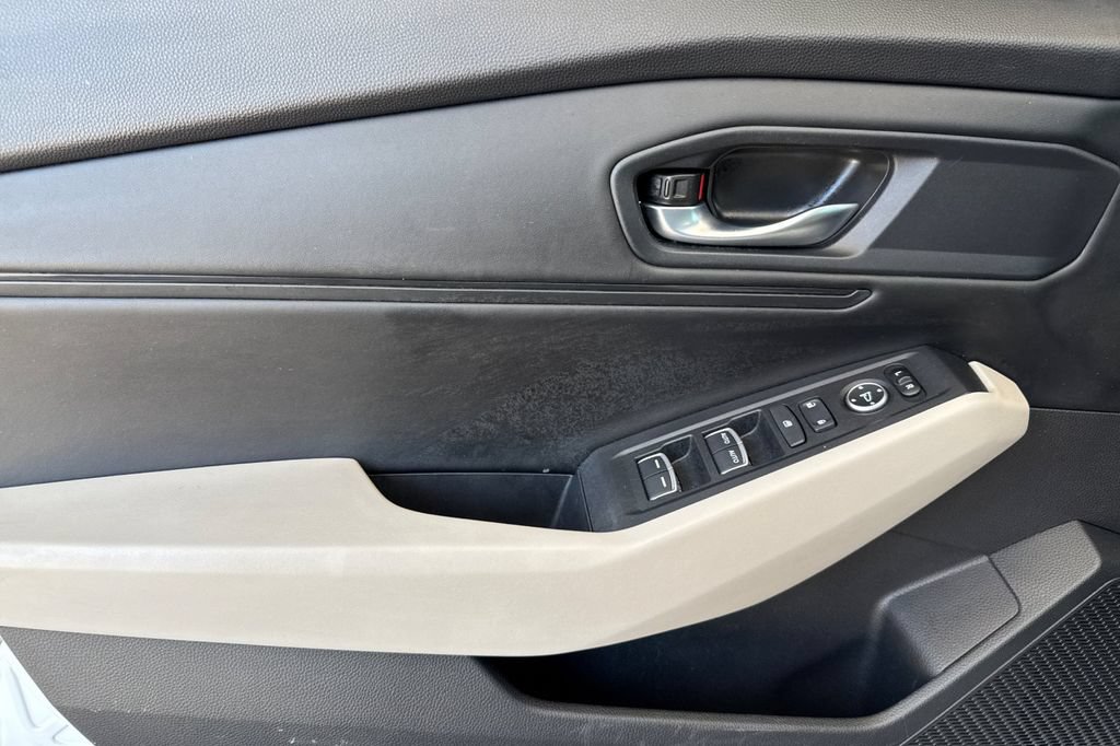 Used 2023 Honda Accord EX image 11