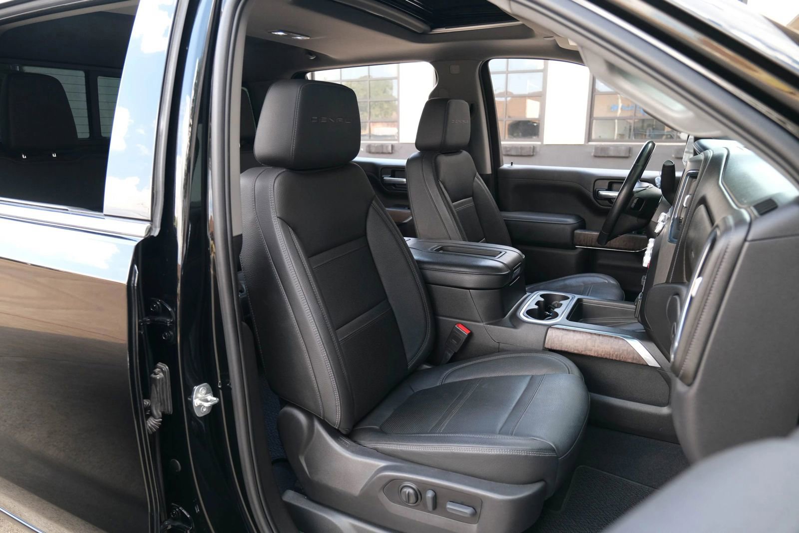 Used 2021 GMC Sierra 1500 Denali w/ Driver Alert Package II AWD/4WD image 31