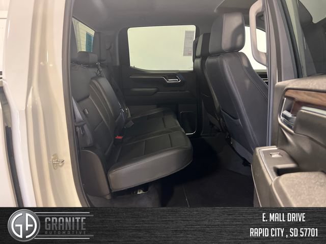 Used 2024 GMC Sierra 1500 SLT AWD/4WD image 35