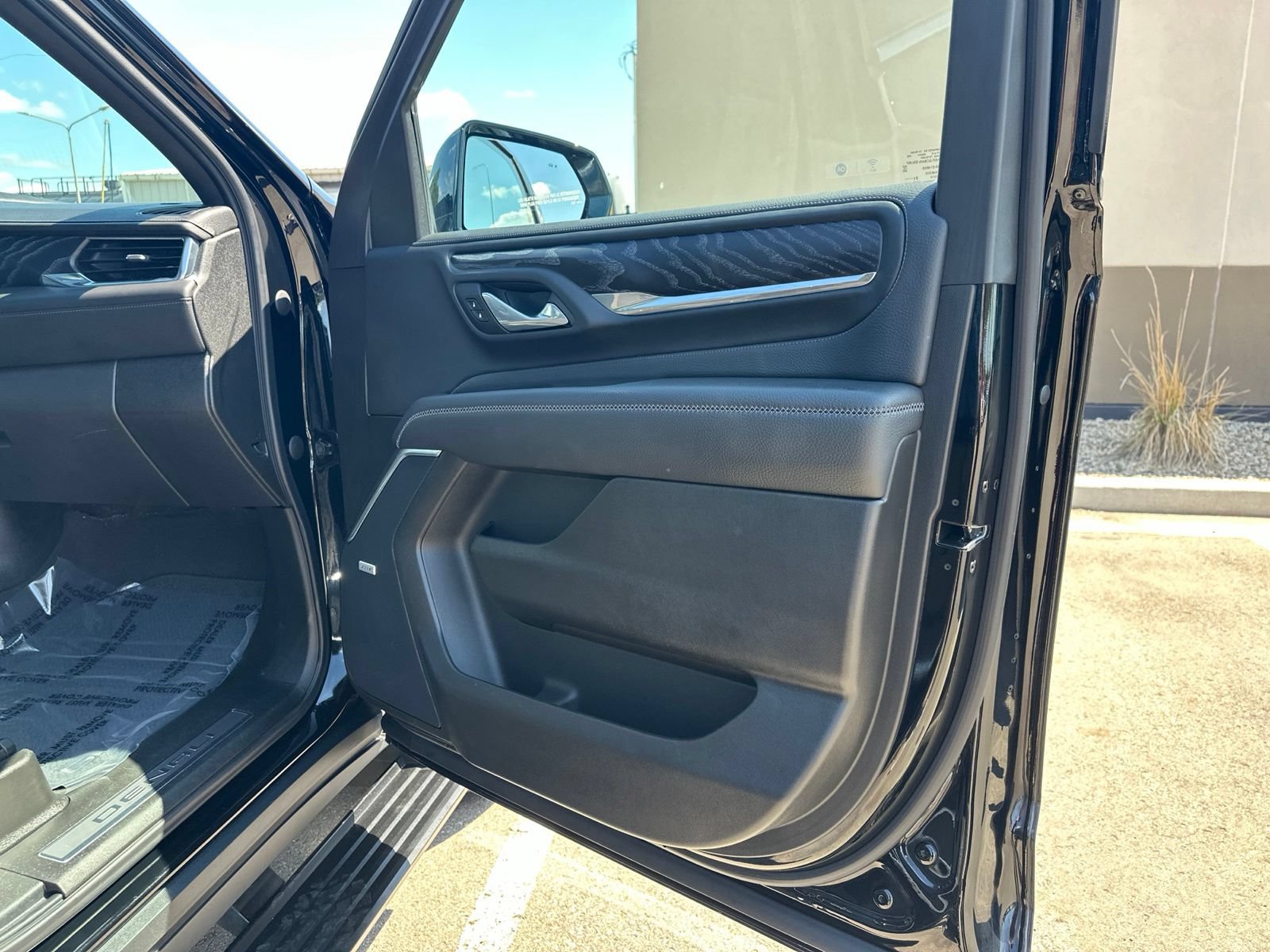 Used 2023 GMC Yukon Denali AWD/4WD image 46
