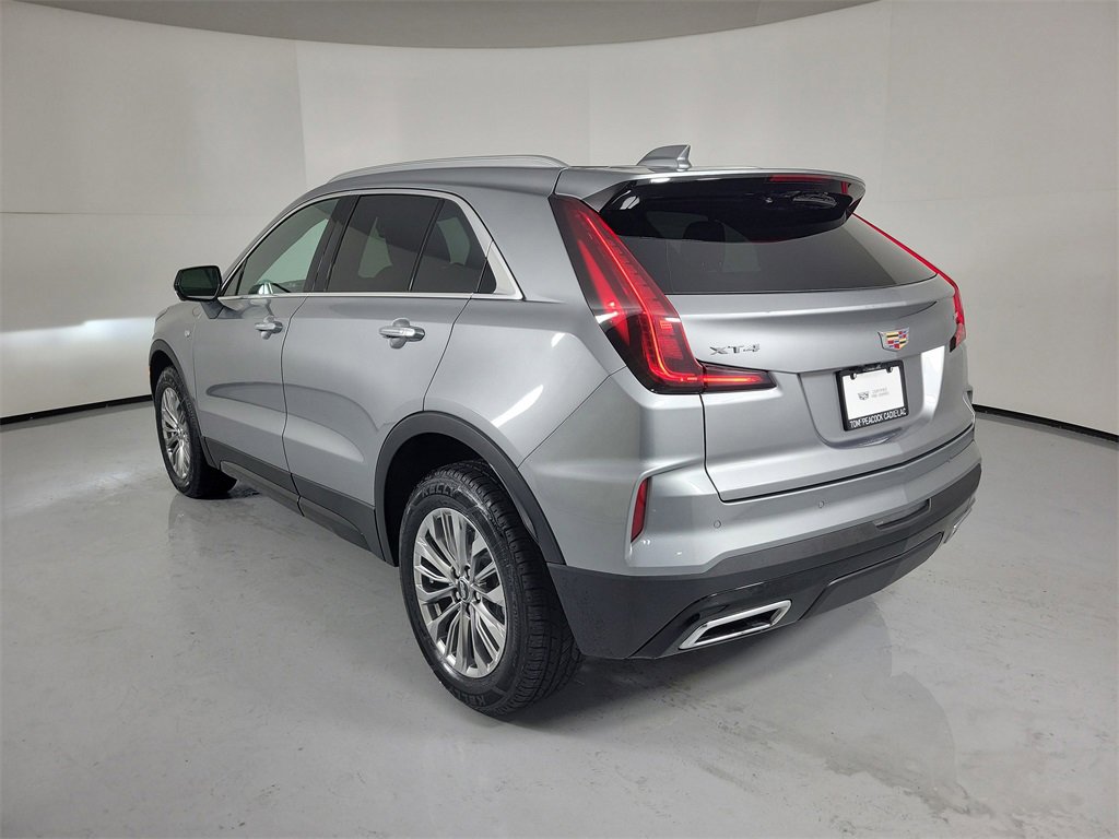 Certified 2025 Cadillac XT4 Premium Luxury image 3