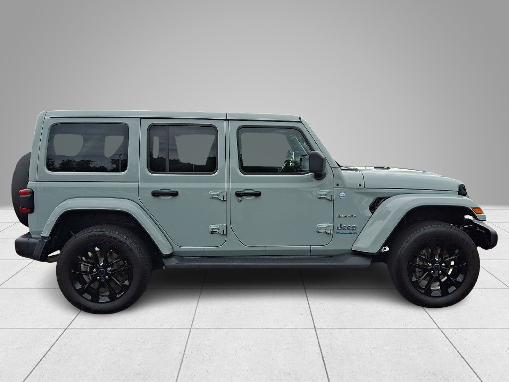 Used 2024 Jeep Wrangler Unlimited Sahara w/ Safety Group AWD/4WD image 8