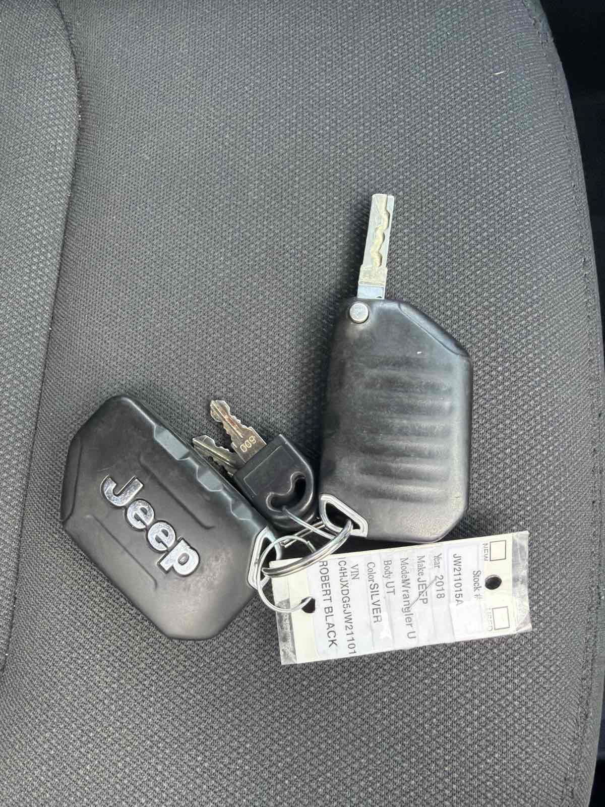 Used 2018 Jeep Wrangler Unlimited Sport AWD/4WD image 35