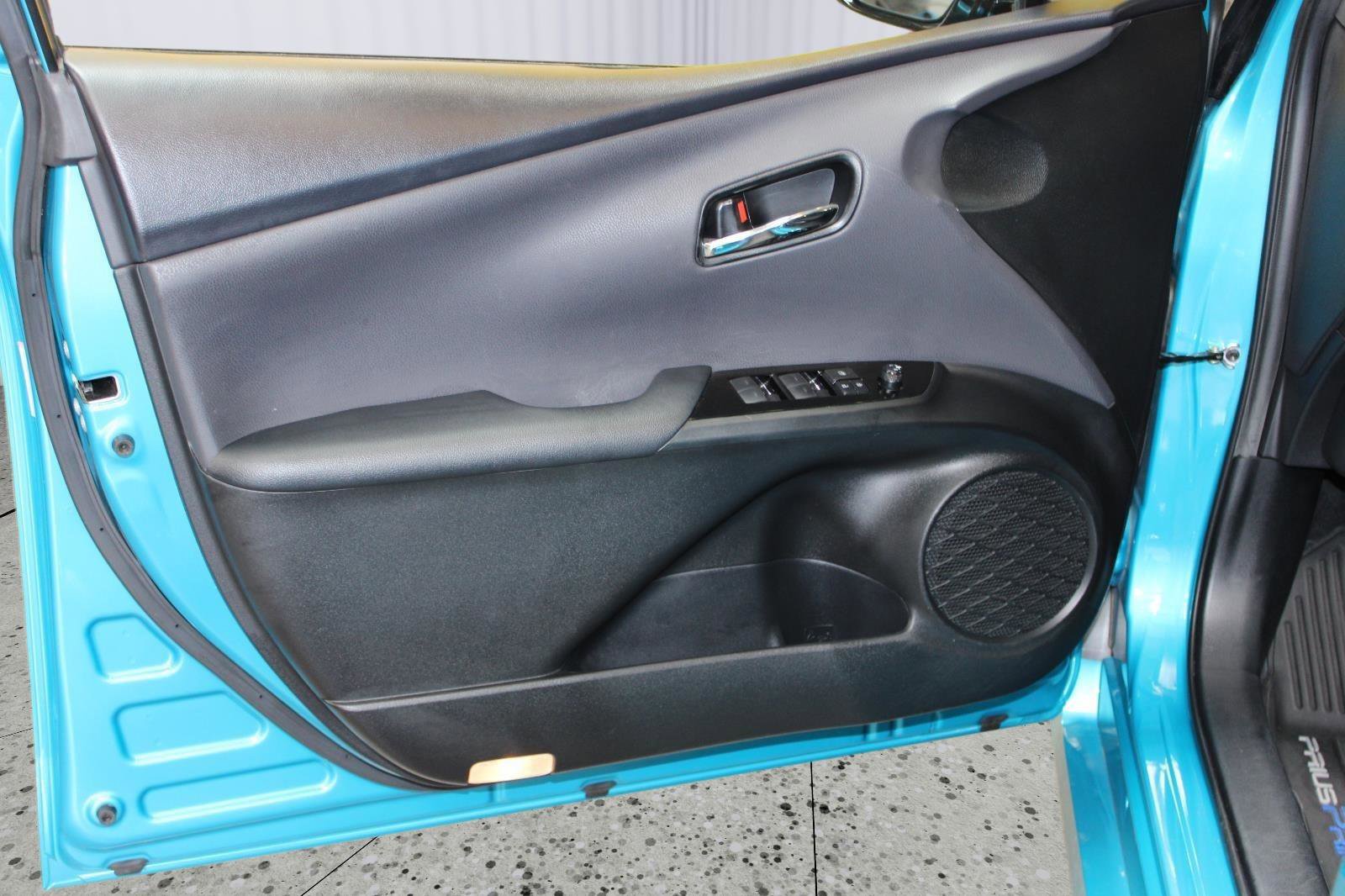 Used 2019 Toyota Prius Prime Plus FWD image 44