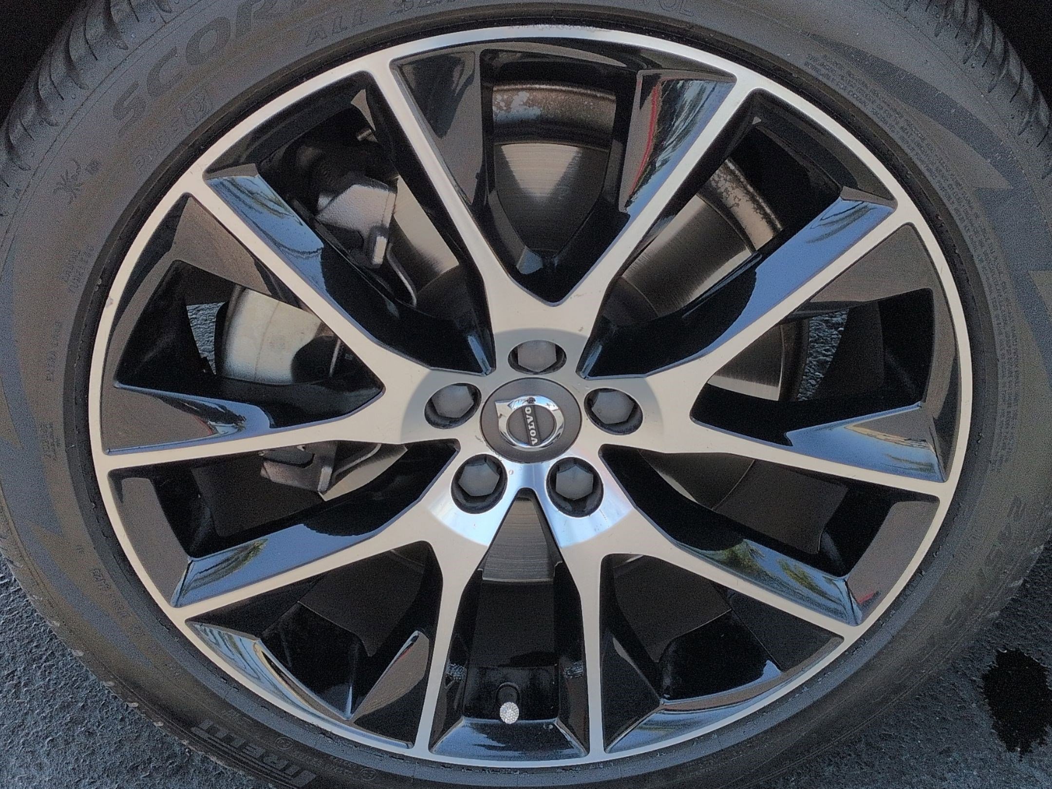 Used 2018 Volvo V90 T6 Cross Country AWD/4WD image 13