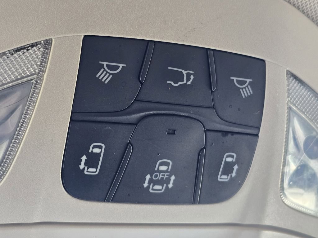 Used 2018 Chrysler Pacifica Touring-L FWD image 8