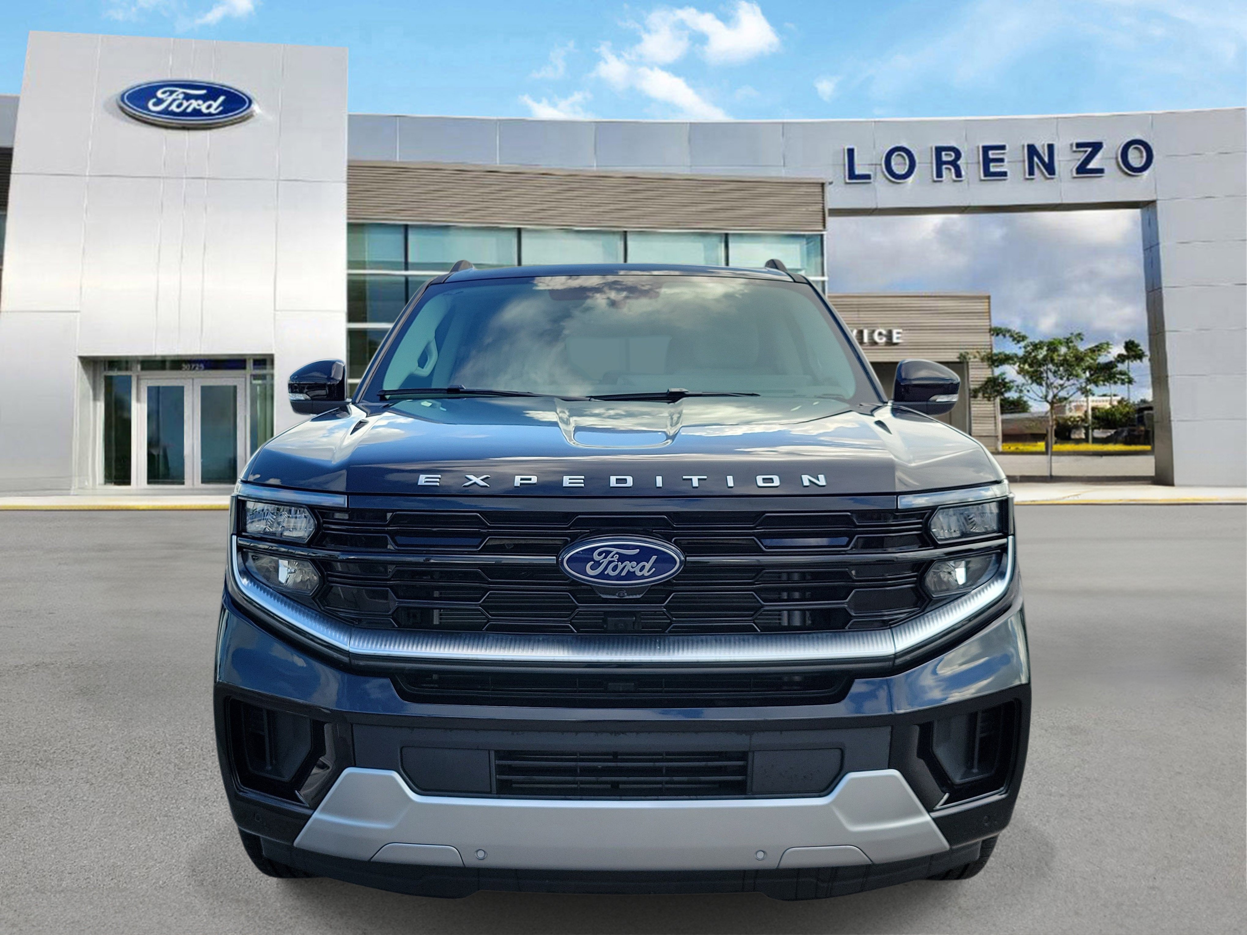 New 2026 Ford Expedition Platinum w/ Platinum Ultimate Package AWD/4WD image 2