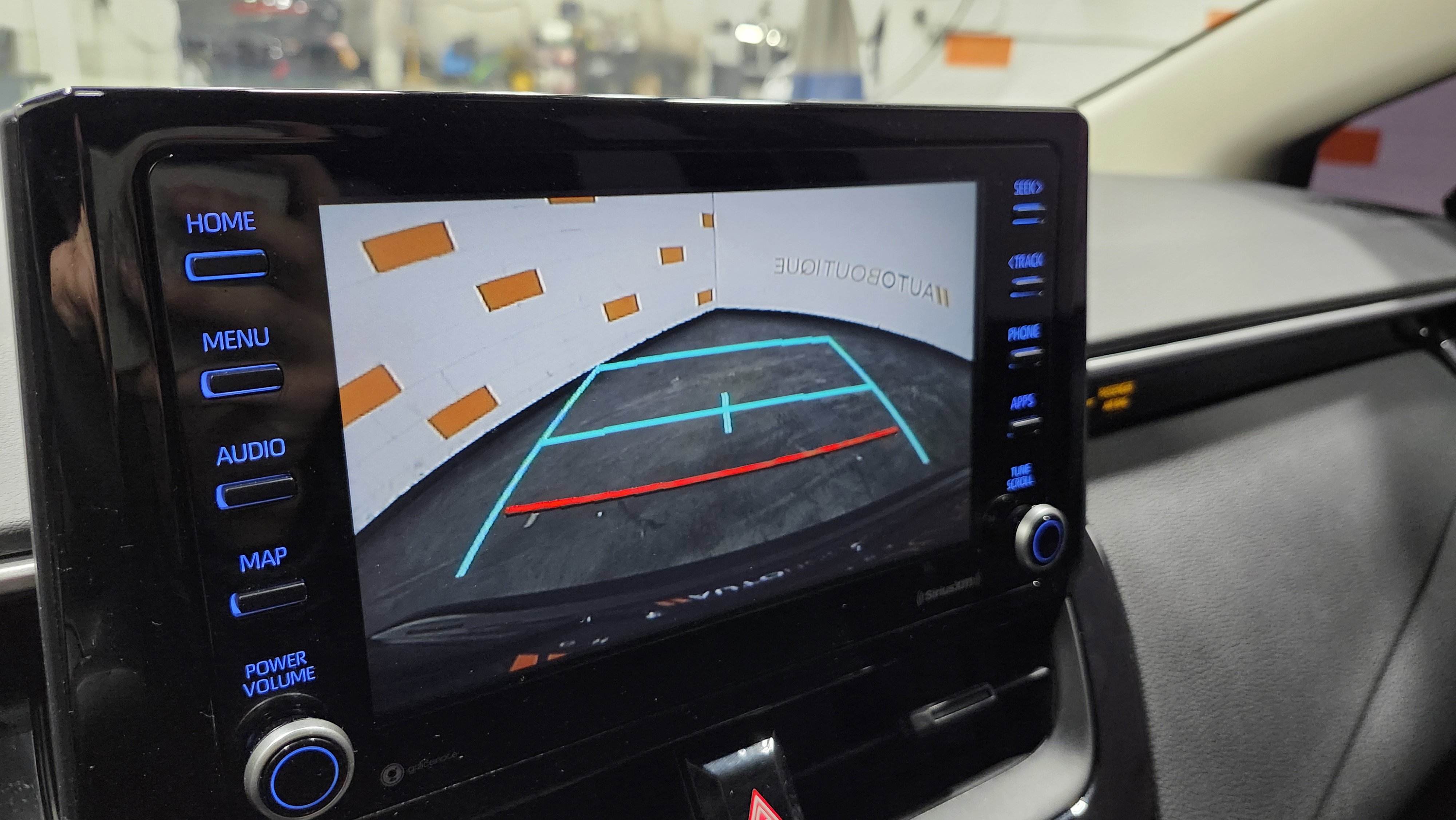 Used 2022 Toyota Corolla LE image 2