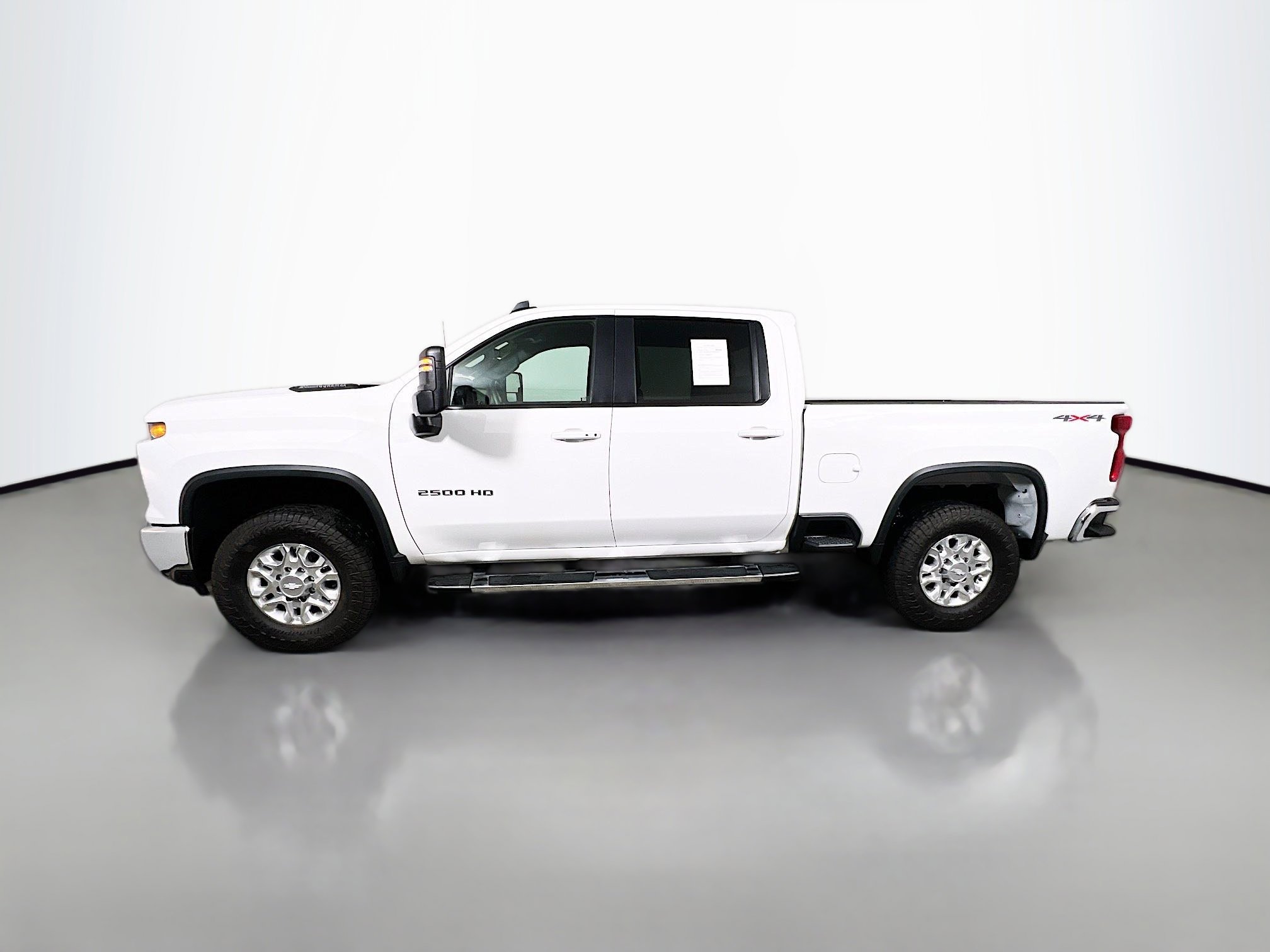 Used 2025 Chevrolet Silverado 2500 LT w/ Convenience Package image 8