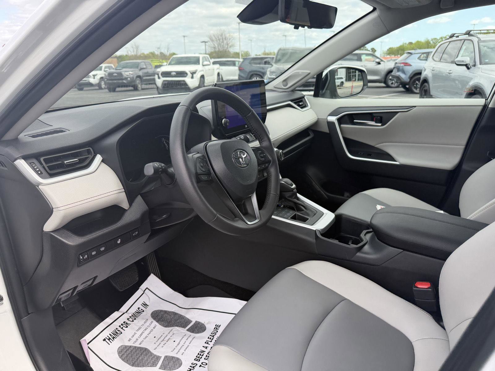 Used 2025 Toyota RAV4 XLE Premium image 13