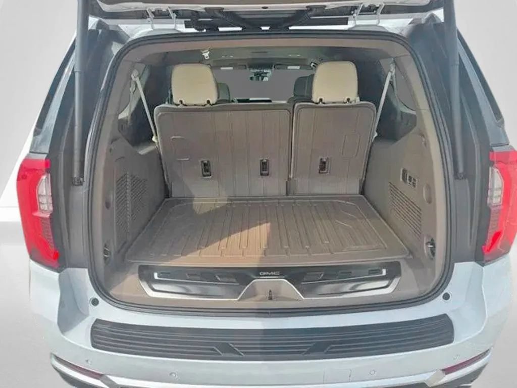 New 2026 GMC Yukon XL Denali w/ LPO, Floor Liner Package AWD/4WD image 31