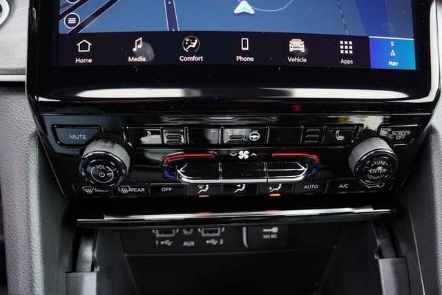 New 2025 Jeep Grand Cherokee Limited w/ Trailer Tow Package image 15