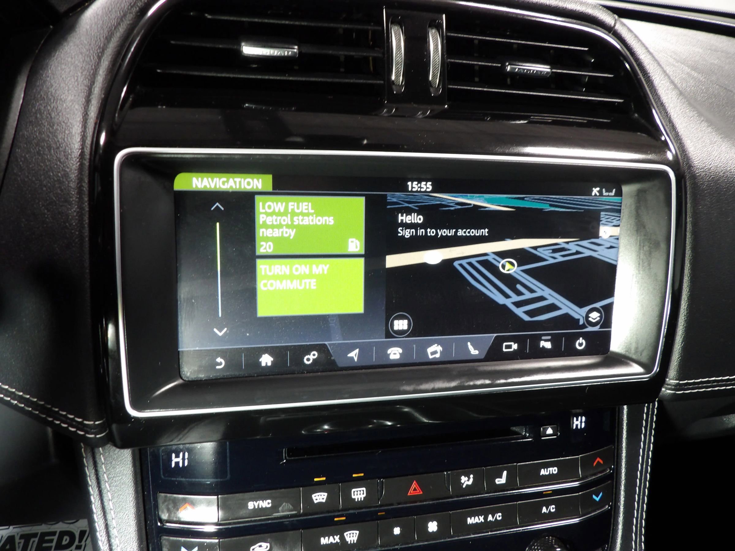 Used 2018 Jaguar F-PACE R-Sport image 24