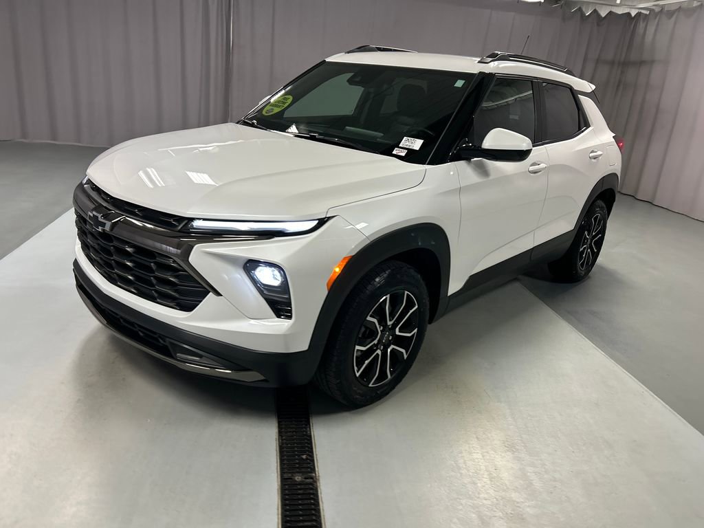 Used 2024 Chevrolet TrailBlazer ACTIV w/ Driver Confidence Package image 3