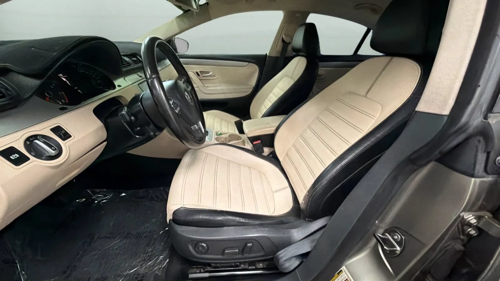 Used 2010 Volkswagen CC Sport FWD image 18