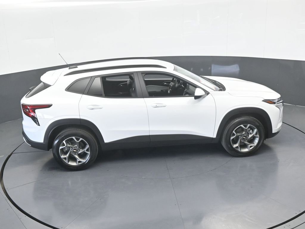 Used 2025 Chevrolet Trax LT w/ LT Convenience Package image 53