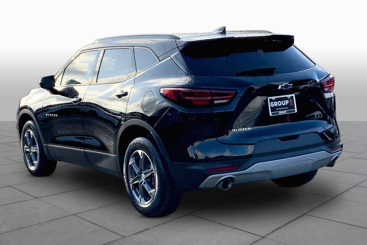 Used 2024 Chevrolet Blazer LT FWD image 11