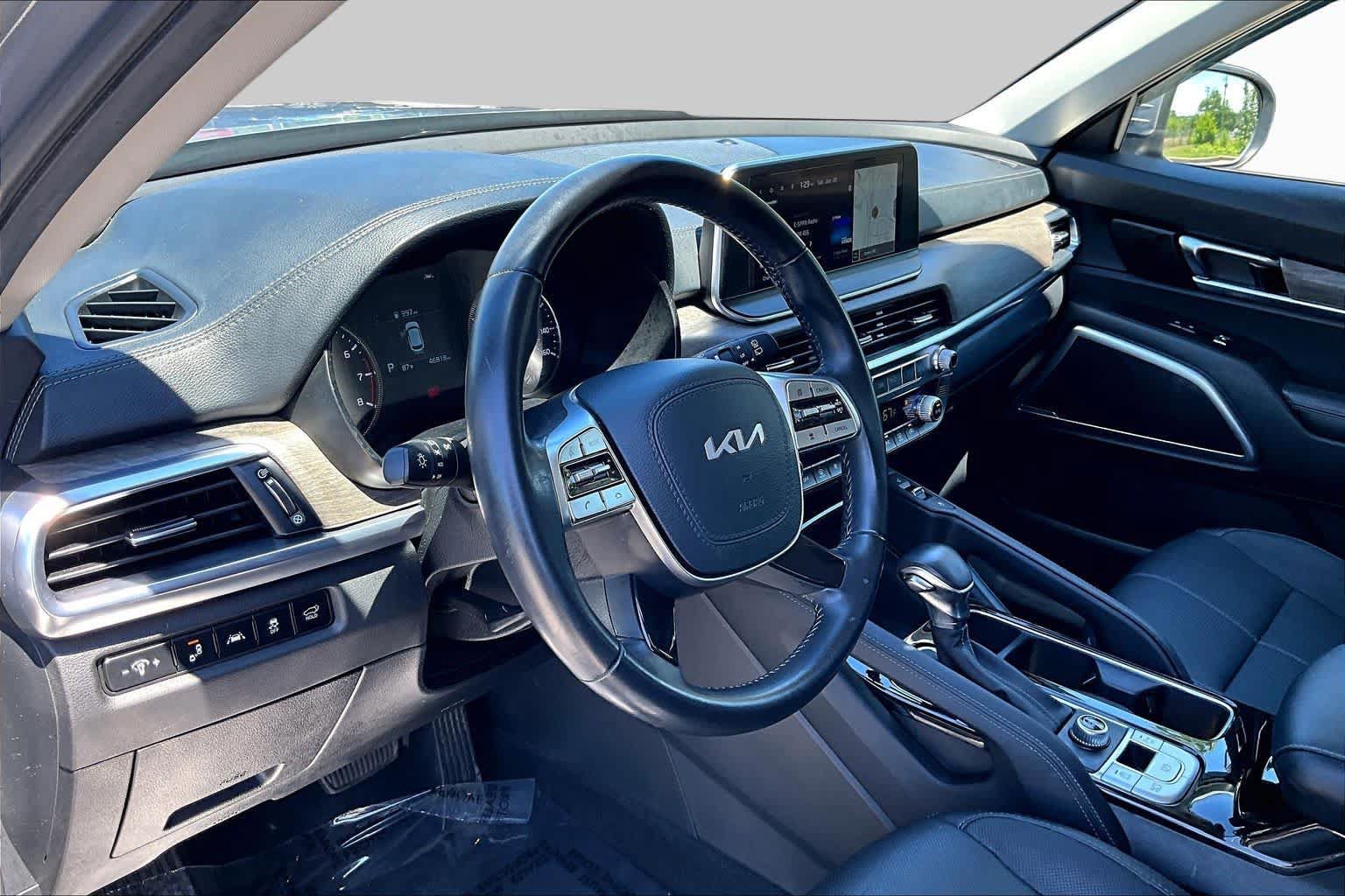Used 2022 Kia Telluride EX w/ EX Premium Package FWD image 18