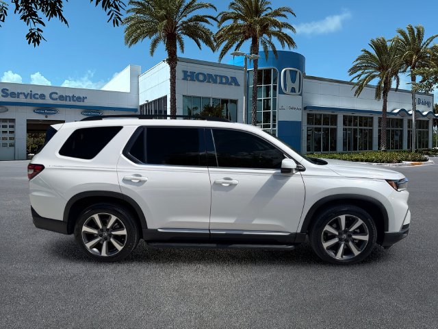 Used 2024 Honda Pilot Touring image 8