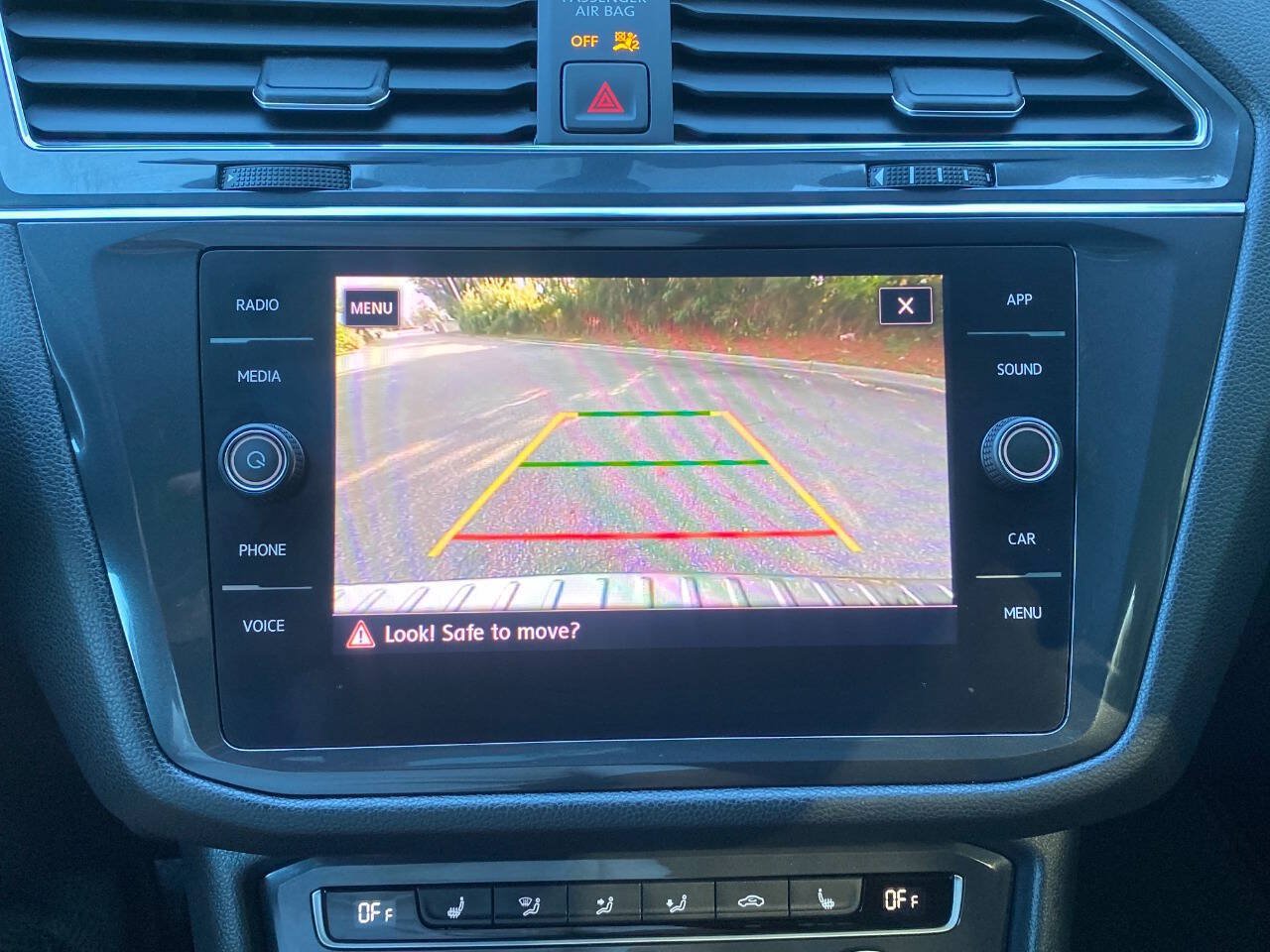 Used 2020 Volkswagen Tiguan SE FWD image 28