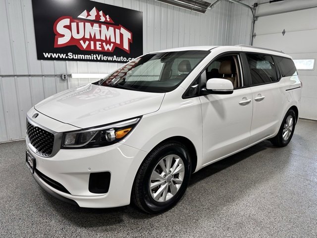 Used 2017 Kia Sedona LX w/ LX Essentials Premium Package