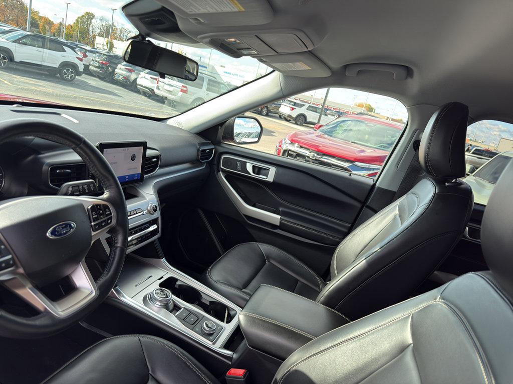 Used 2021 Ford Explorer XLT w/ Equipment Group 202A image 26