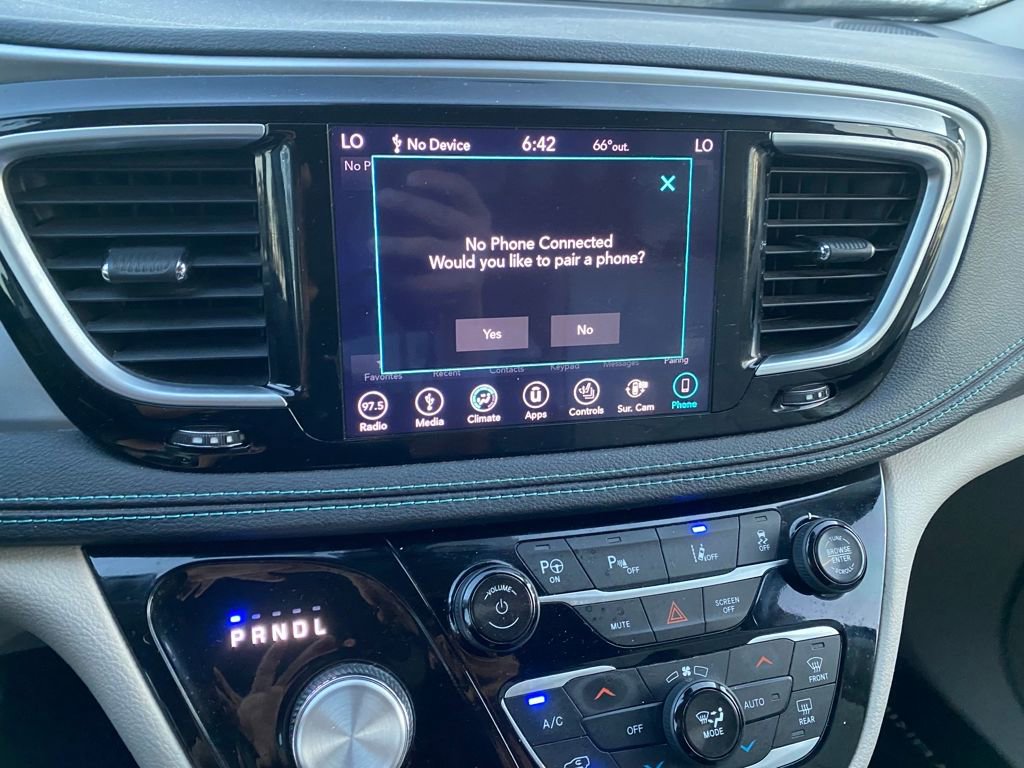 Used 2018 Chrysler Pacifica Limited w/ Advanced Safetytec Group image 16